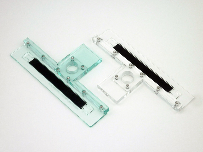 ズレない印矩Ｔ型,軽く押さえるだけで正確に固定でき、緩めると滑らかに位置調整が可能な独自のスリット構造により、安定性と作業効率を両立した印矩「スリット印矩・Ｔ型」,NonSlipInkuTtype